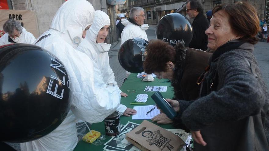 Defensa da Ría inicia una campaña contra la continuidad de la electroquímica Elnosa en la ría