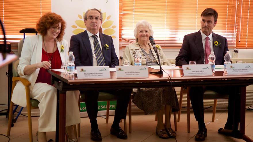 La fundadora de Cudeca, en el centro, presidió la presentación.