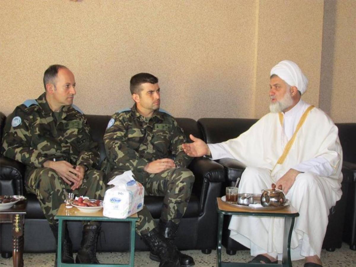 Artilleros en cooperación cívico-militar