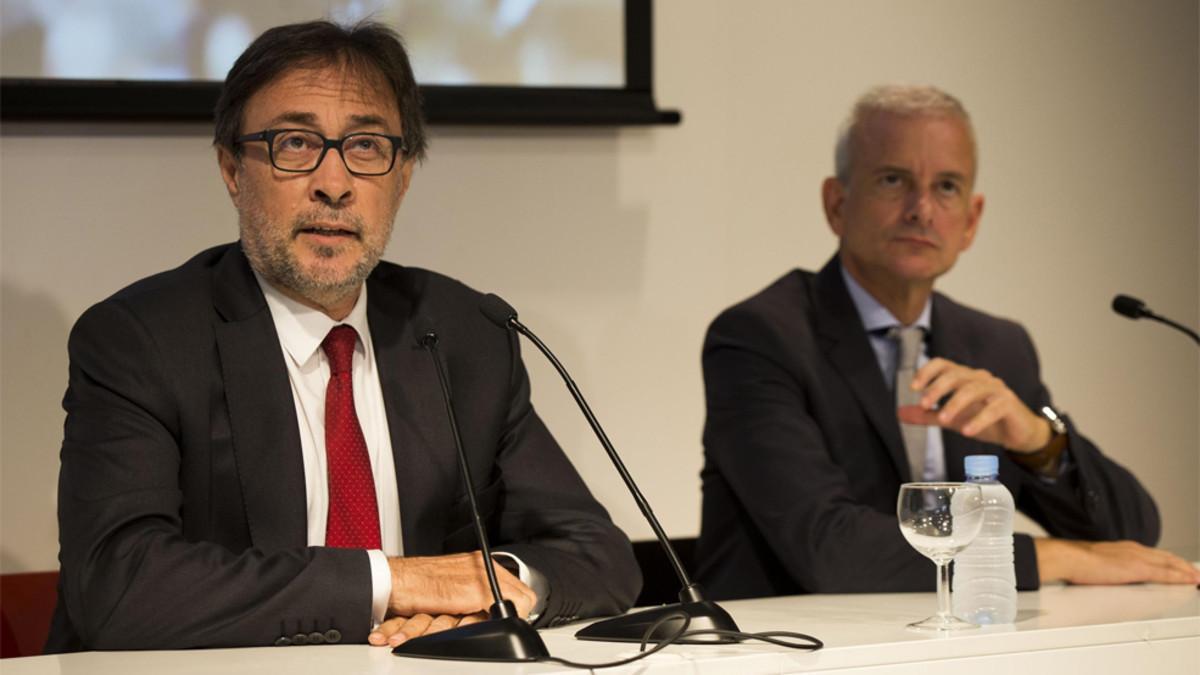 Agustí Benedito y Lluís Geli en una rueda de prensa en el Col·legi de Periodistes de Catalunya