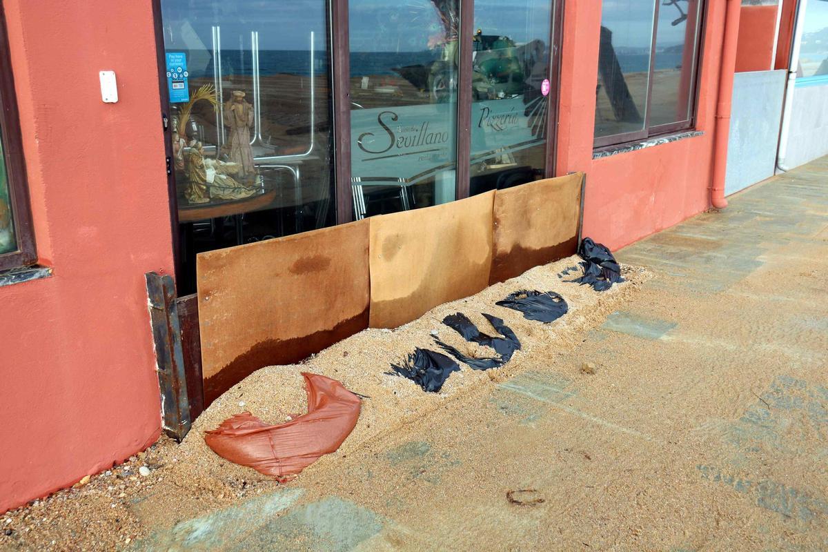 Les fotos de l'estat del passeig marítim de Platja d’Aro després de la llevantada