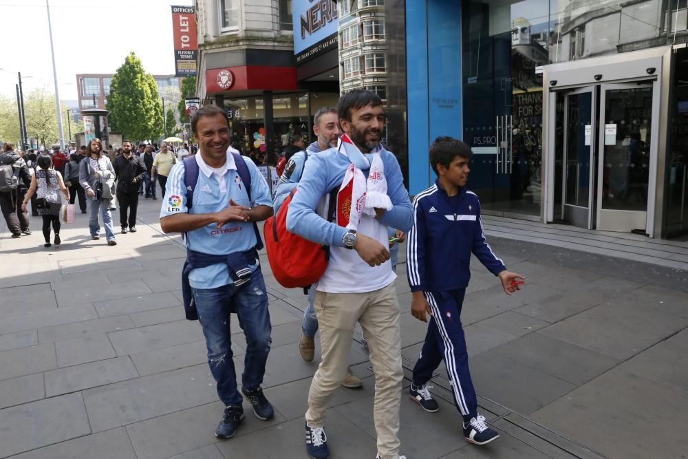 Manchester se tiñe de azul celeste