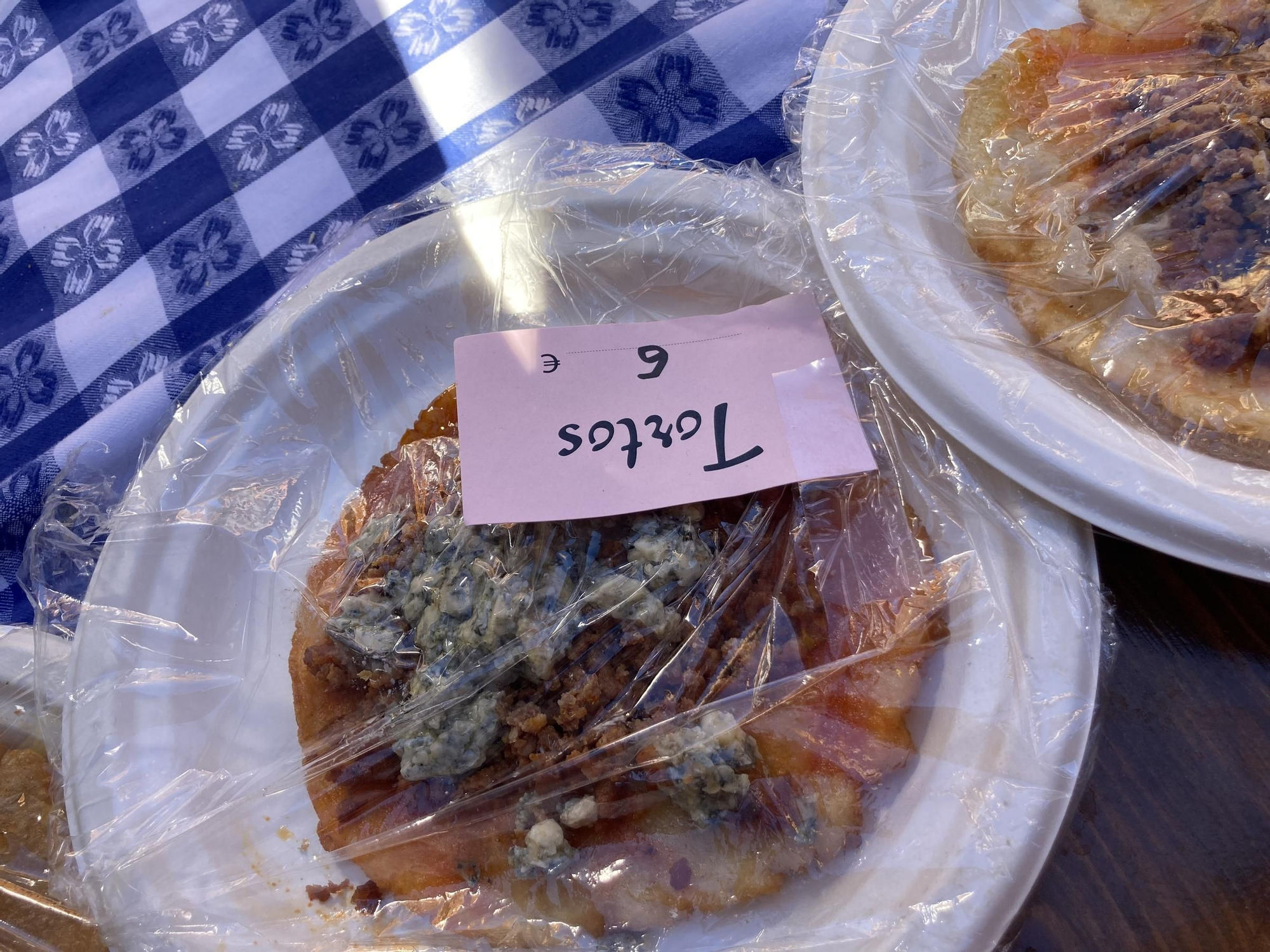El ambiente "más guapo y asturiano" en la Feria de los Figos de Rozaes: así discurrió la soleada jornada de domingo