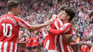 Resumen, goles y highlights del Sporting de Gijón 5 - 2 Andorra de la jornada 39 de LaLiga EA Sports