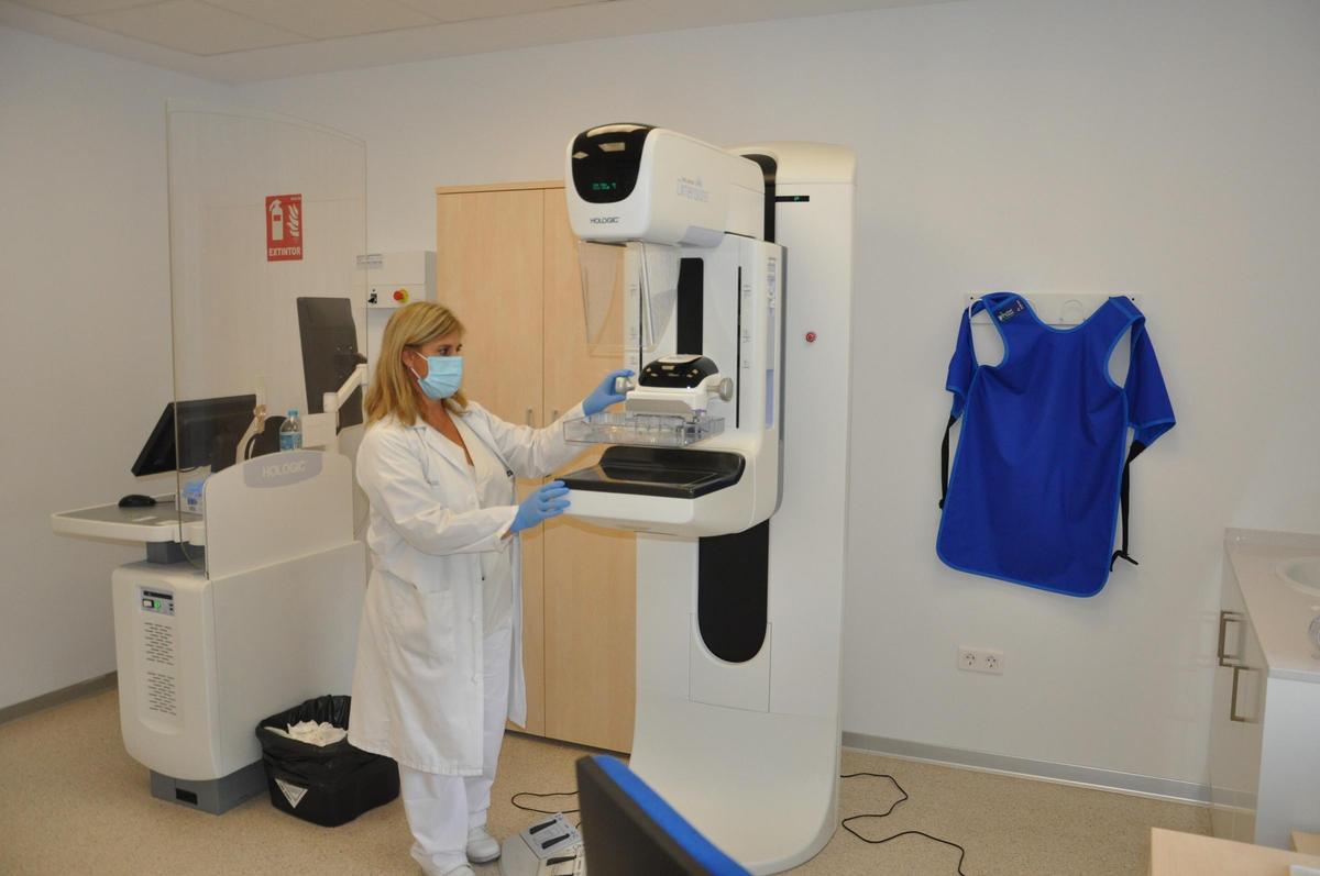 Un aparato para hacer mamografías en la Sanidad pública
