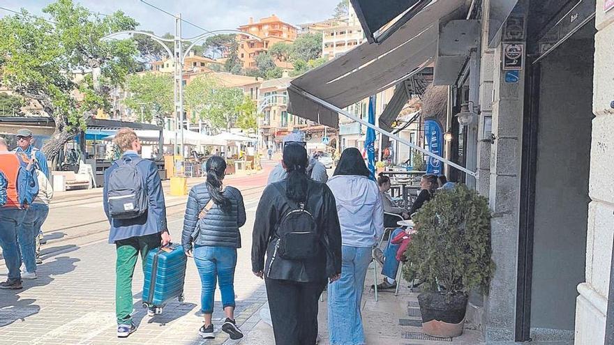 Vecinos y comerciantes del Port de Sóller se coordinan contra los carteristas