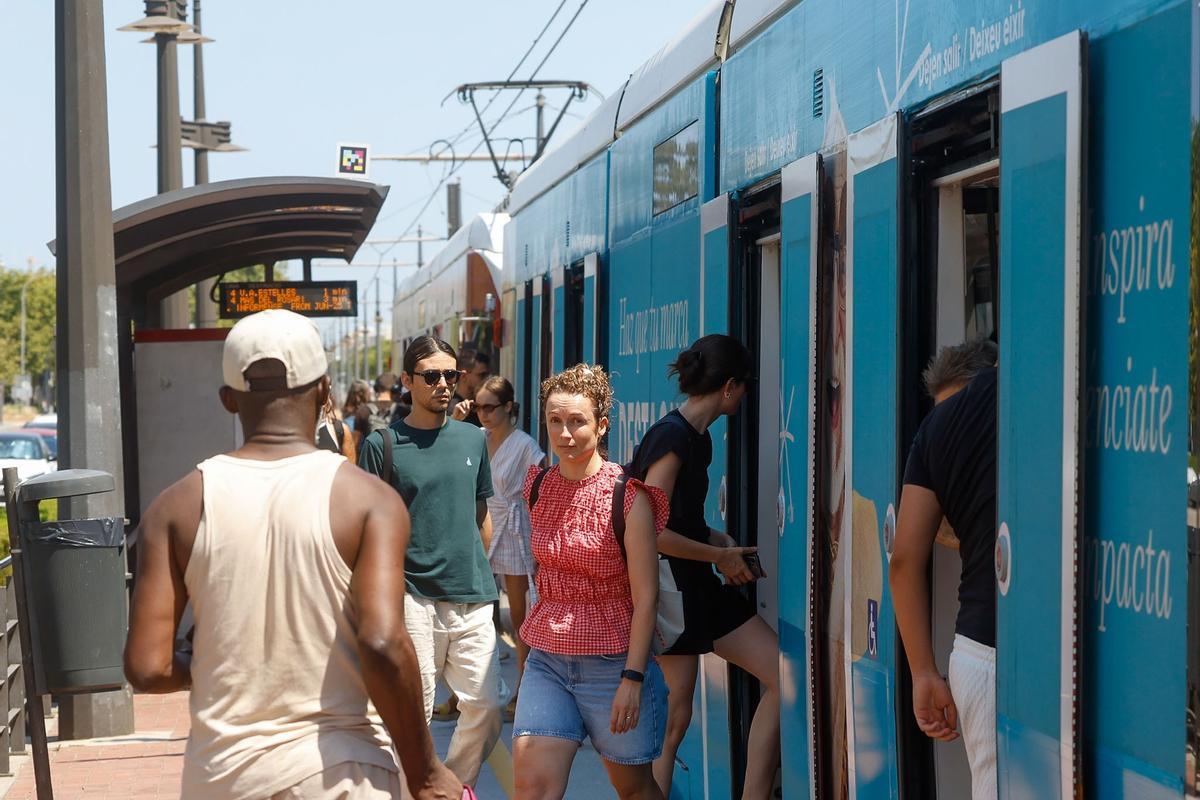 El calor extremo provoca averías y paros "puntuales" en la climatización de Cercanías y Metrovalencia