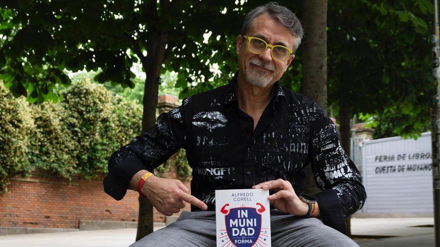 Alfredo Corell, catedrático de Inmunología en la US: "Tus defensas no quieren batidos detox, quieren que duermas"