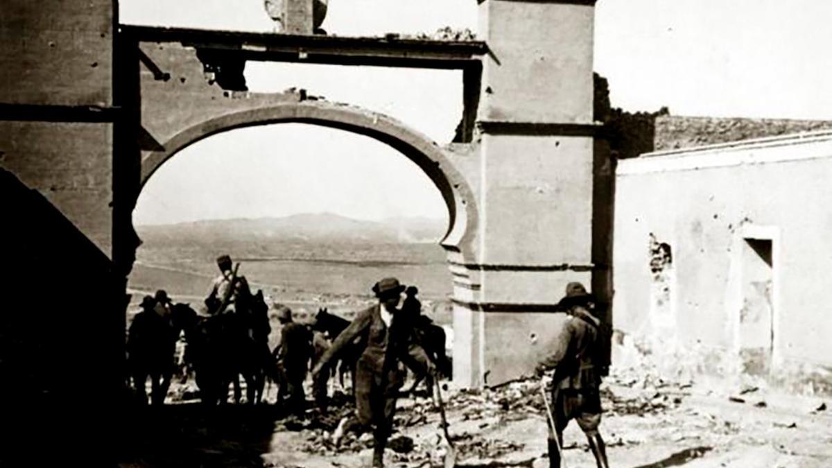 Entrada al Monte Arruit después del asedio