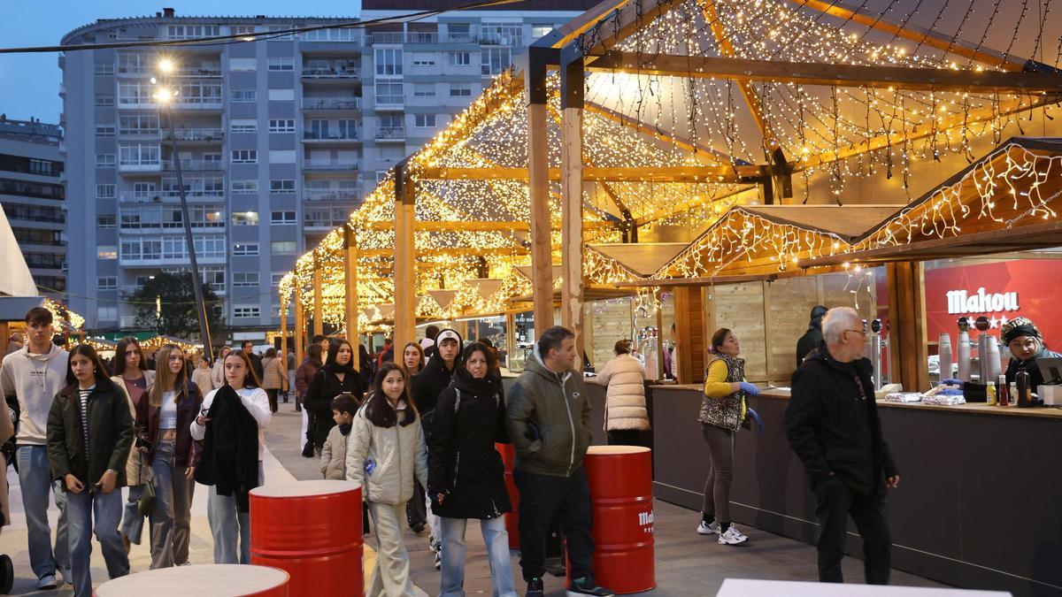Inauguración del mercado de Navidad de Vialia