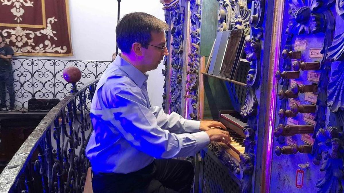 Raúl del Toro, profesor de órgano del Conservatorio Profesional Pablo Sarasate de Pamplona y prestigioso organista.