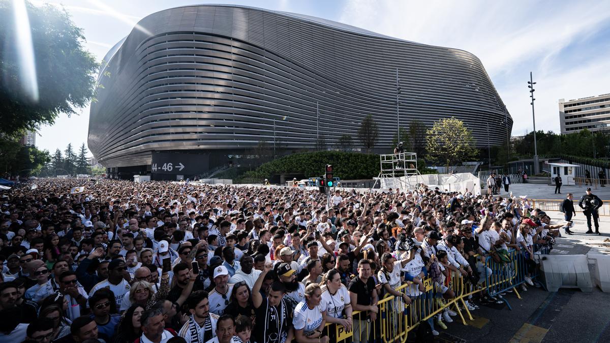 El Real Madrid pierde mucho dinero por cancelar los conciertos del Santiago Bernabéu.