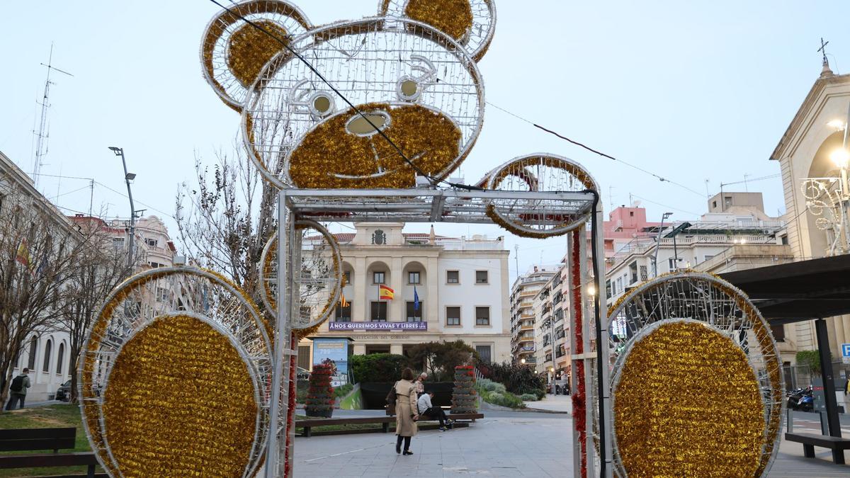 El oso navideño, uno de los atractivos de esta Navidad en Alicante
