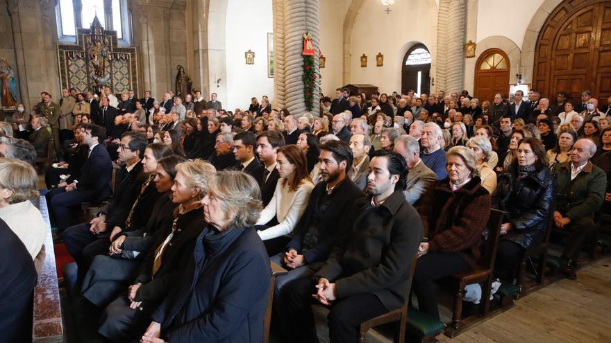 Emotiva despedida a Romualdo Alvargonzález, con la iglesia de Somió a rebosar