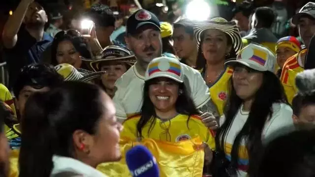La selección de Colombia llega a Guadalajara en ambiente festivo promovido por su afición