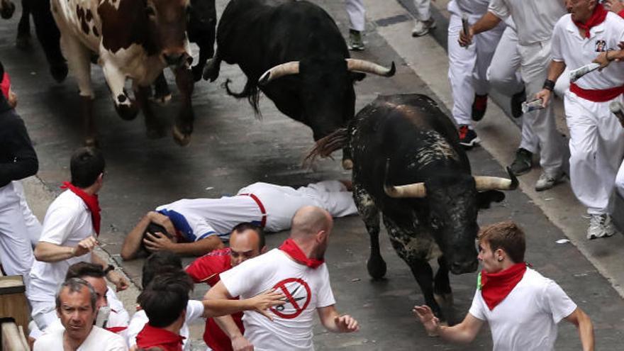 El sexto encierro de San Fermín deja cinco heridos leves