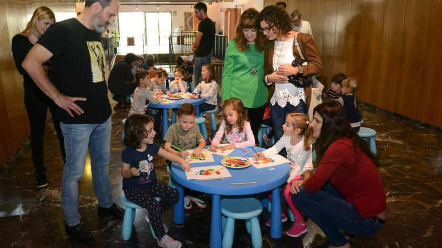 Taller sobre los monstruos valencianos.