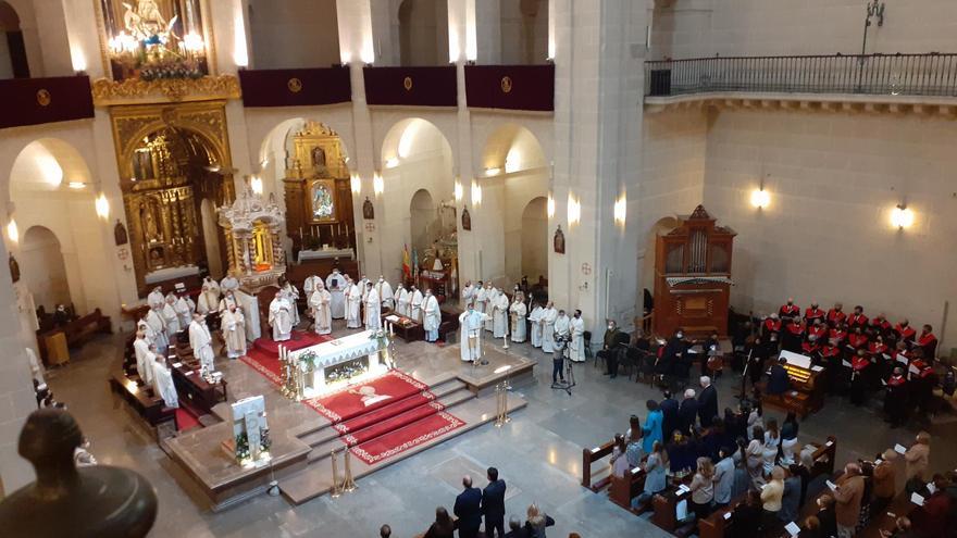 Jesús Murgui se despide como obispo de Orihuela-Alicante de sus fieles con una misa