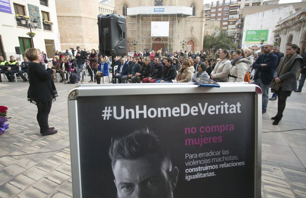 Castelló homenajea a las víctimas de la violencia machista