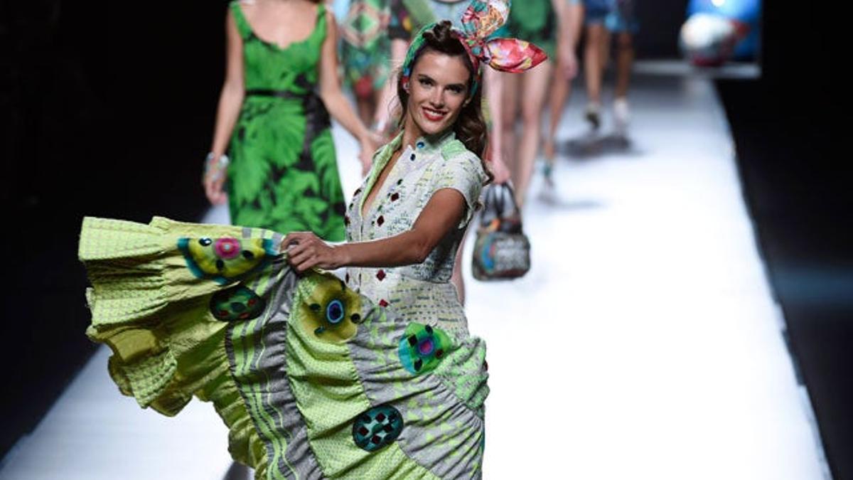 Desigual se estrena en la MBFW Madrid con Alessandra Ambrosio