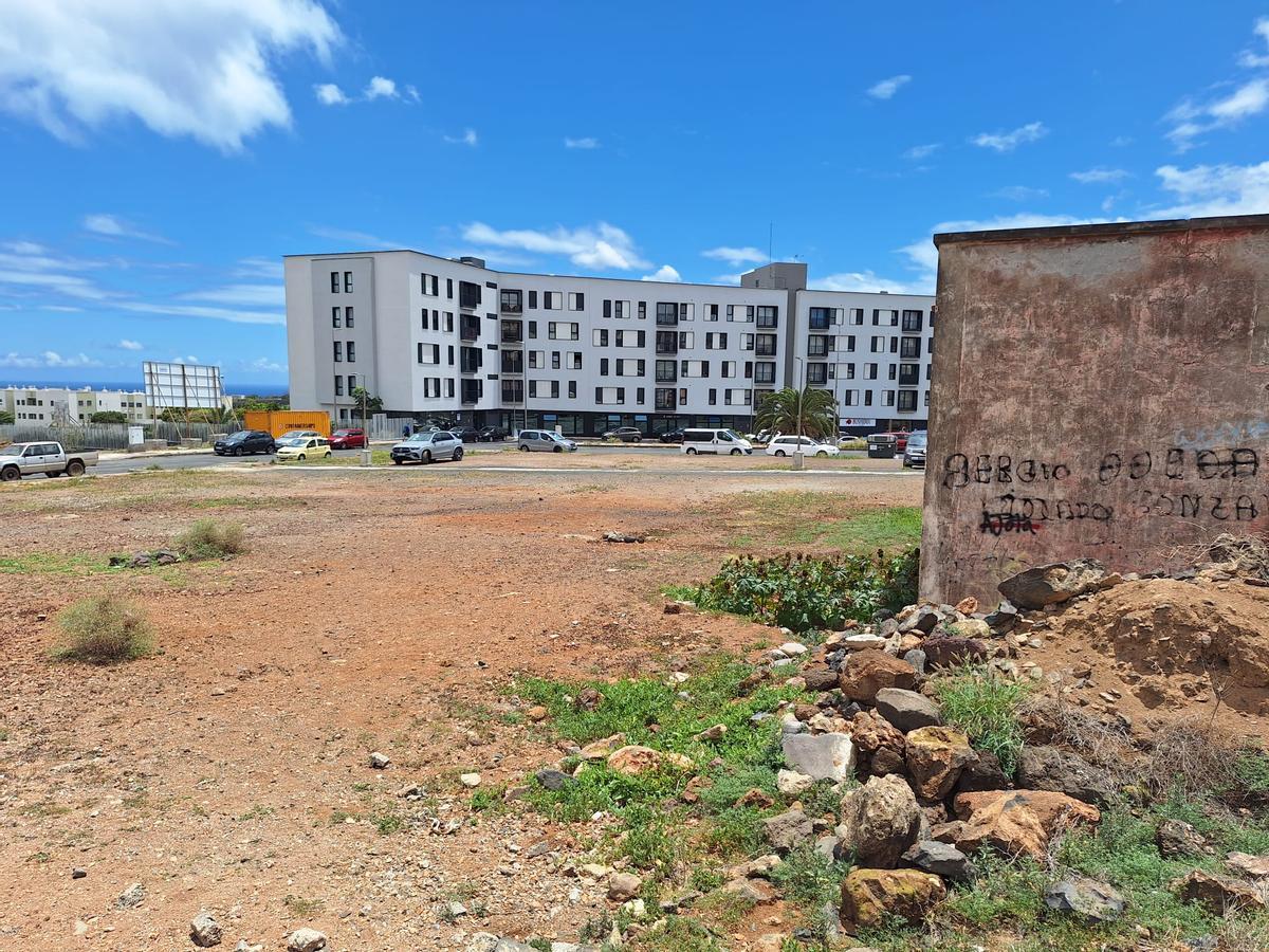 Las parcelas de la urbanización Arauz de Telde cuentan con alumbrado público tras una inversión municipal de dos millones de euros.