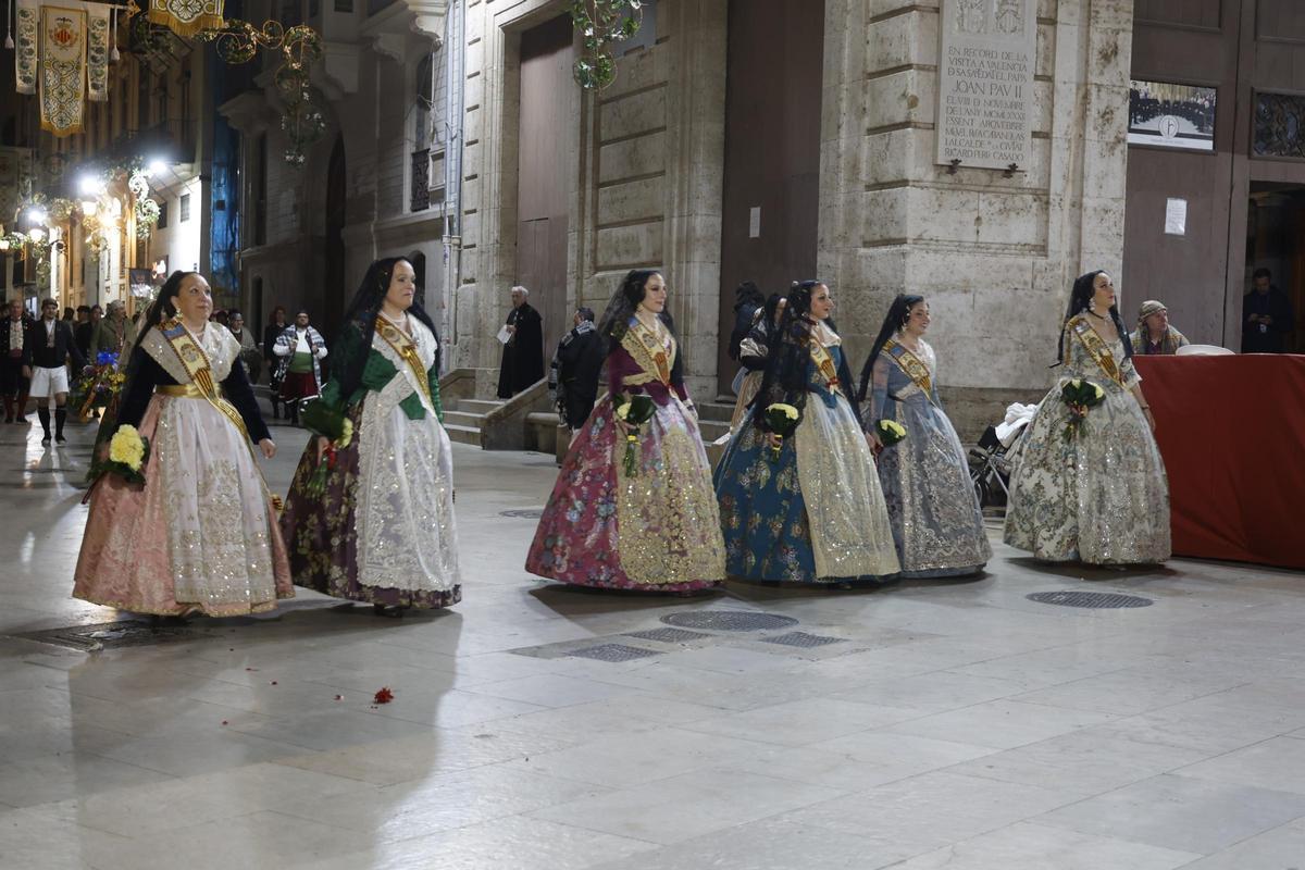 Todas las fotos de la ofrenda del 18 de marzo por la calle San Vicente hasta la 00:30 horas Todas las fotos de la ofrenda del 18 de marzo por la calle San Vicente hasta la 00:30 horas