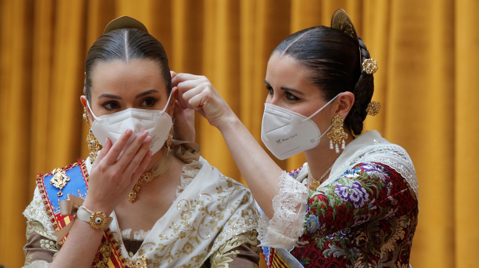 Sábado de Fallas en abril para Consuelo Llobell y la corte