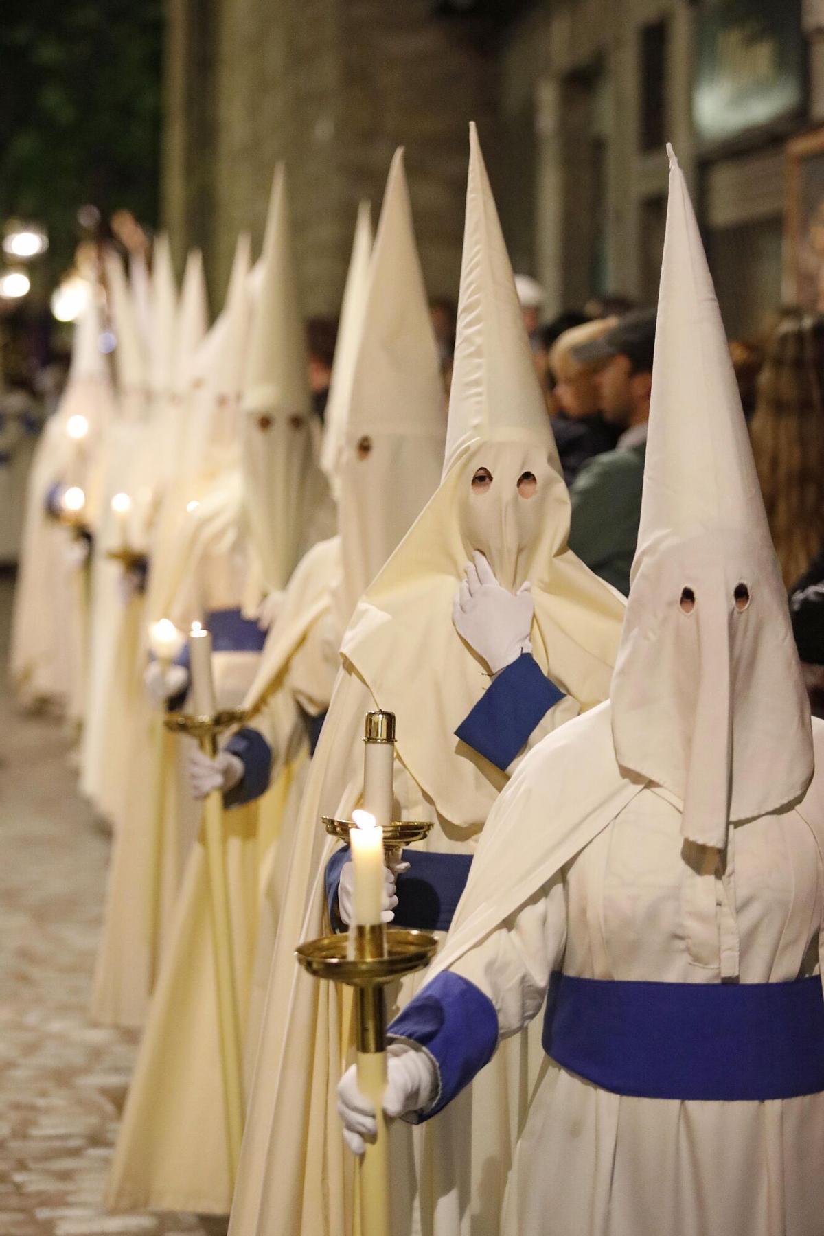 Girona. Catedral Barri Vell. Processo del Sant enterrament 2025. Setmana Santa.