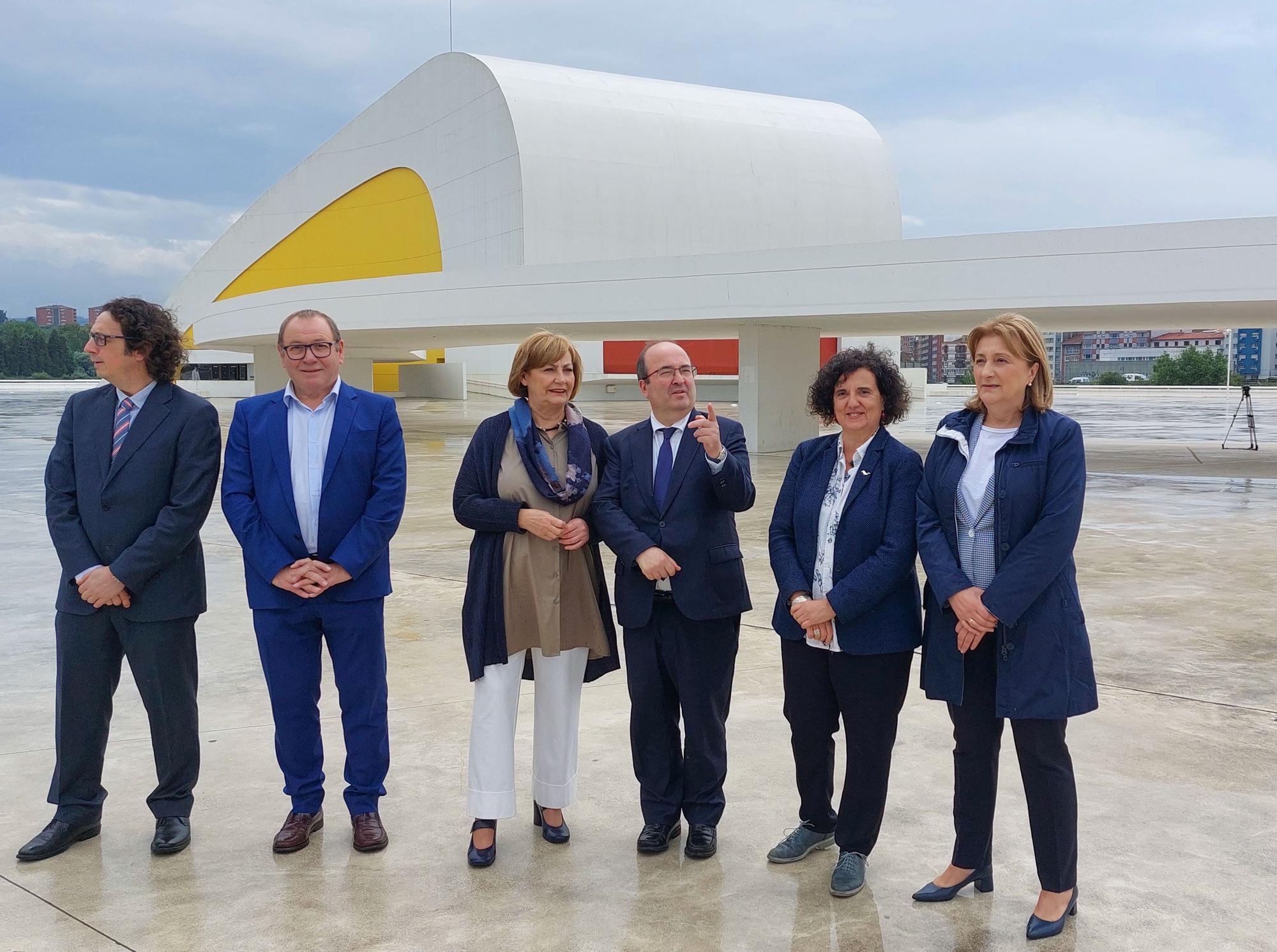 El Ministro de Cultura, Miquel Iceta, visita el Centro Niemeyer