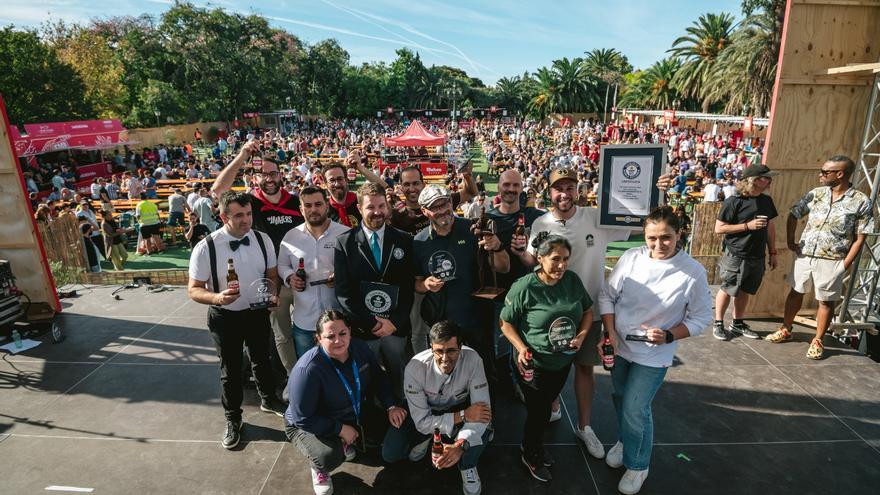 Así se ha batido el récord del &#039;esmorzaret&#039; con más de 300 personas almorzando juntas