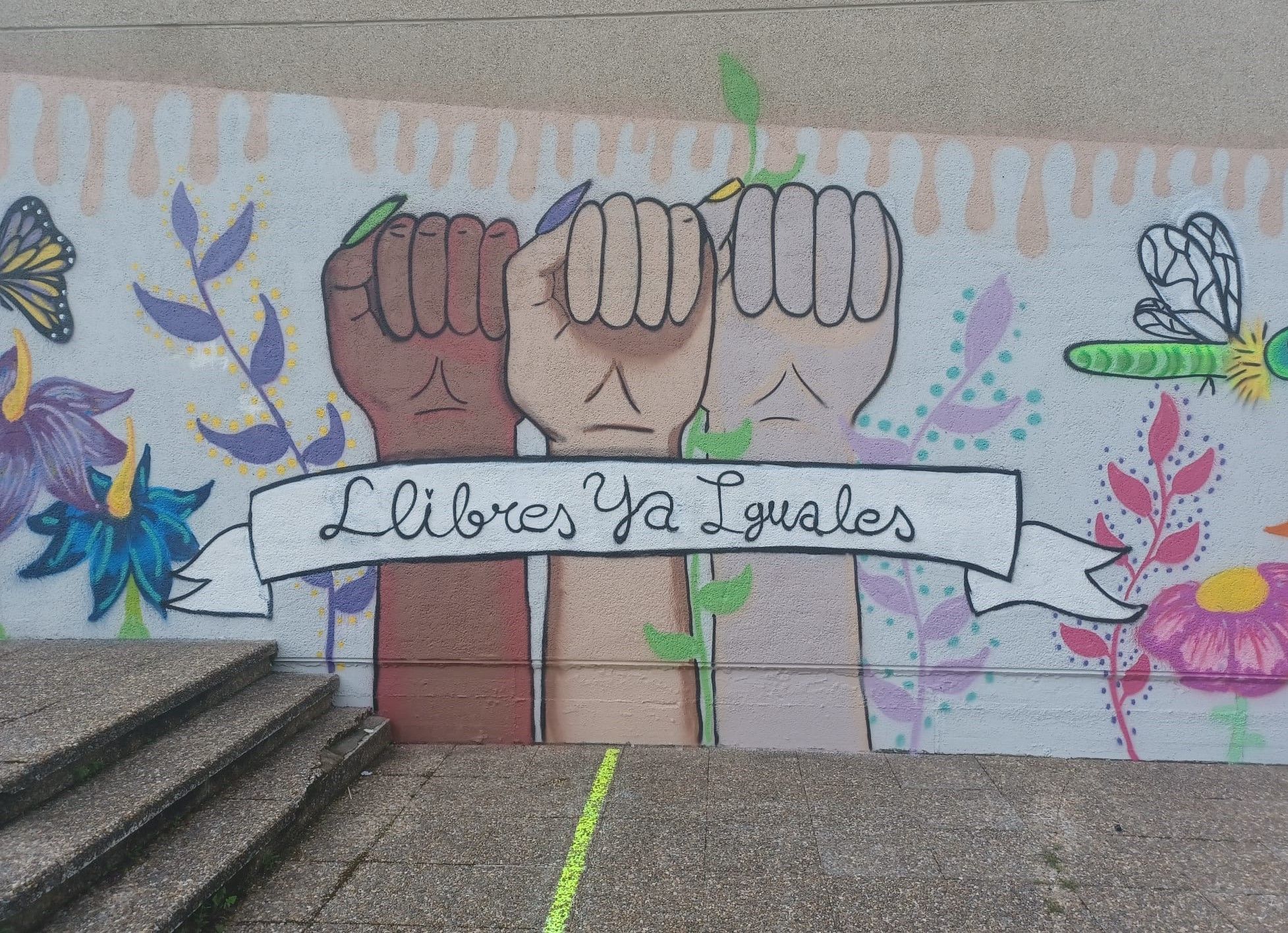 La igualdad pinta mucho en Llanera: así son los grafitis reivindicativos del instituto de Posada