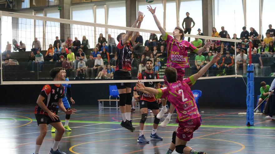 El Familycash Xàtiva voleibol masculino gana en la cancha del Rodi Balafia de Lleida