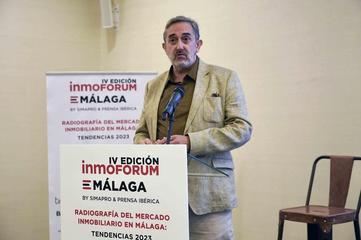 José Ramón Mendaza, director de La Opinión, abrió la jornada