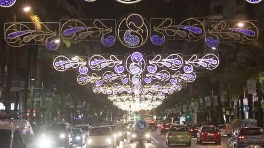 Luces en las calles y el Belén de Santa María, preludio de la ya inminente Navidad