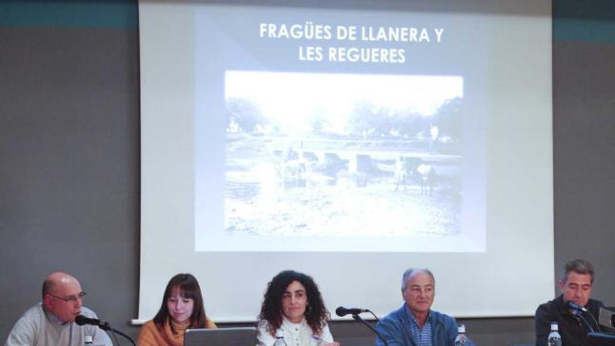 Por la izquierda, Chema Martínez, Claudia Prieto, María Asunción Arias, José Luis Martínez Quintana y Pedro Paniagua Félix, ayer, en el Club. | luisma murias