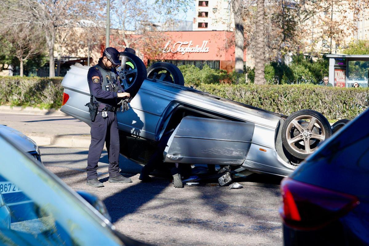 Aparatoso accidente en València.