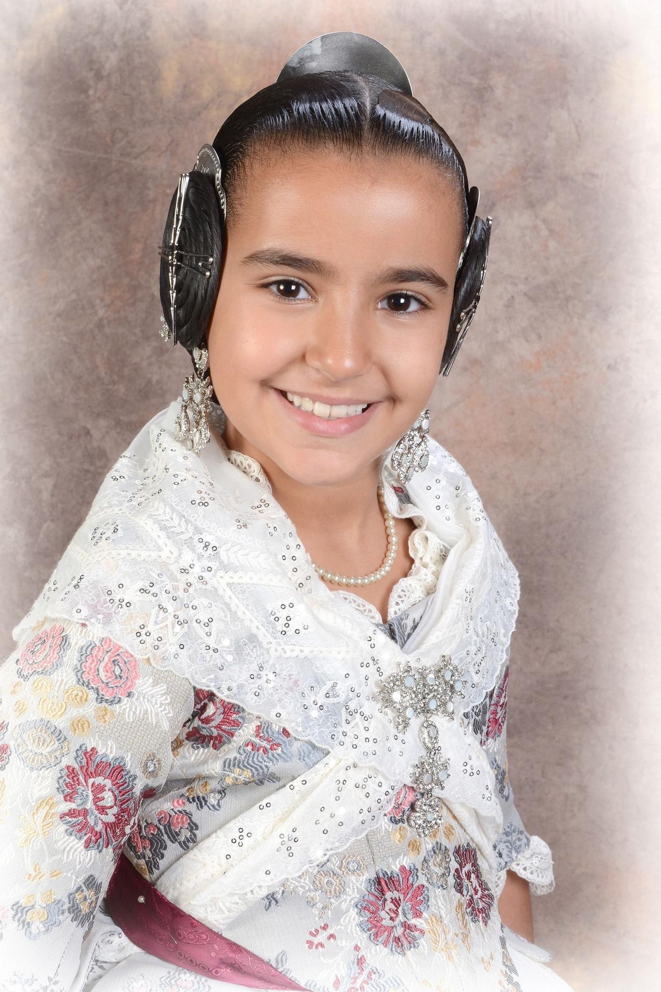 Aitana Ramirez Espinosa (Periodista Gil Sumbiela-Azucena)