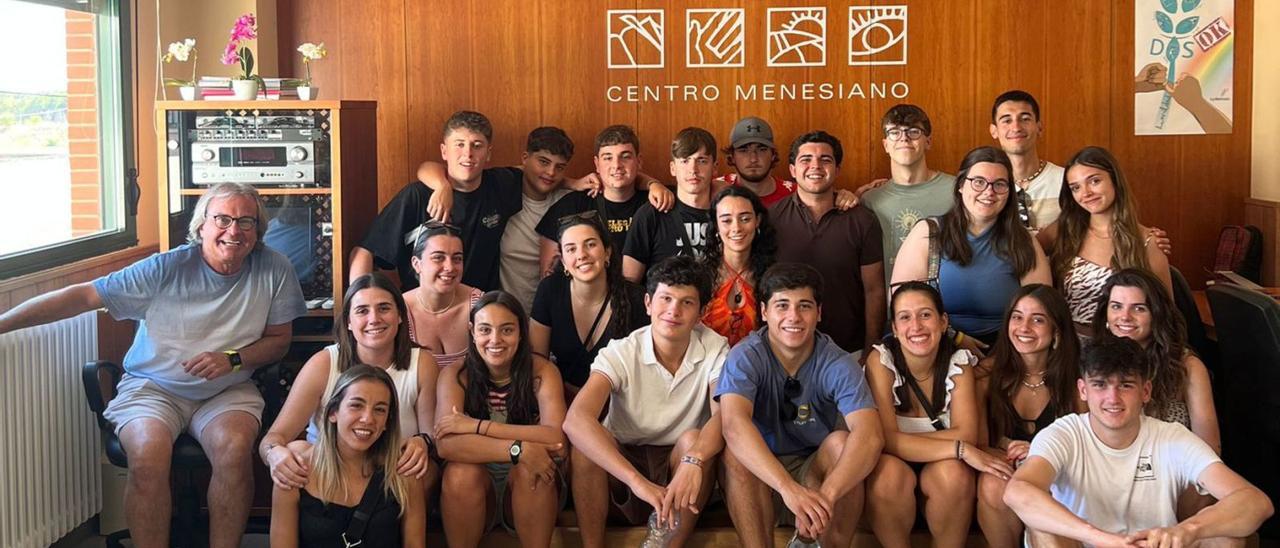Los monitores y voluntarios de Madrid, País Vasco y Valladolid, en el Centro Menesiano Zamora Joven. | Cedida