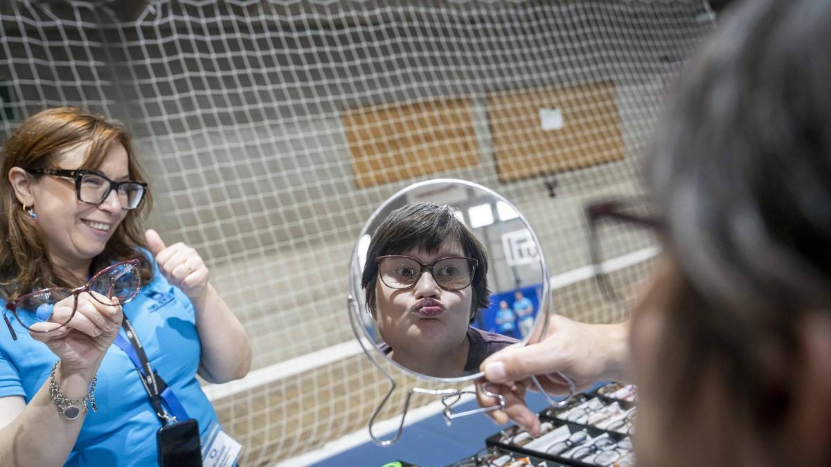Revisiones y gafas gratis a personas con discapacidad a las puertas de Barcelona