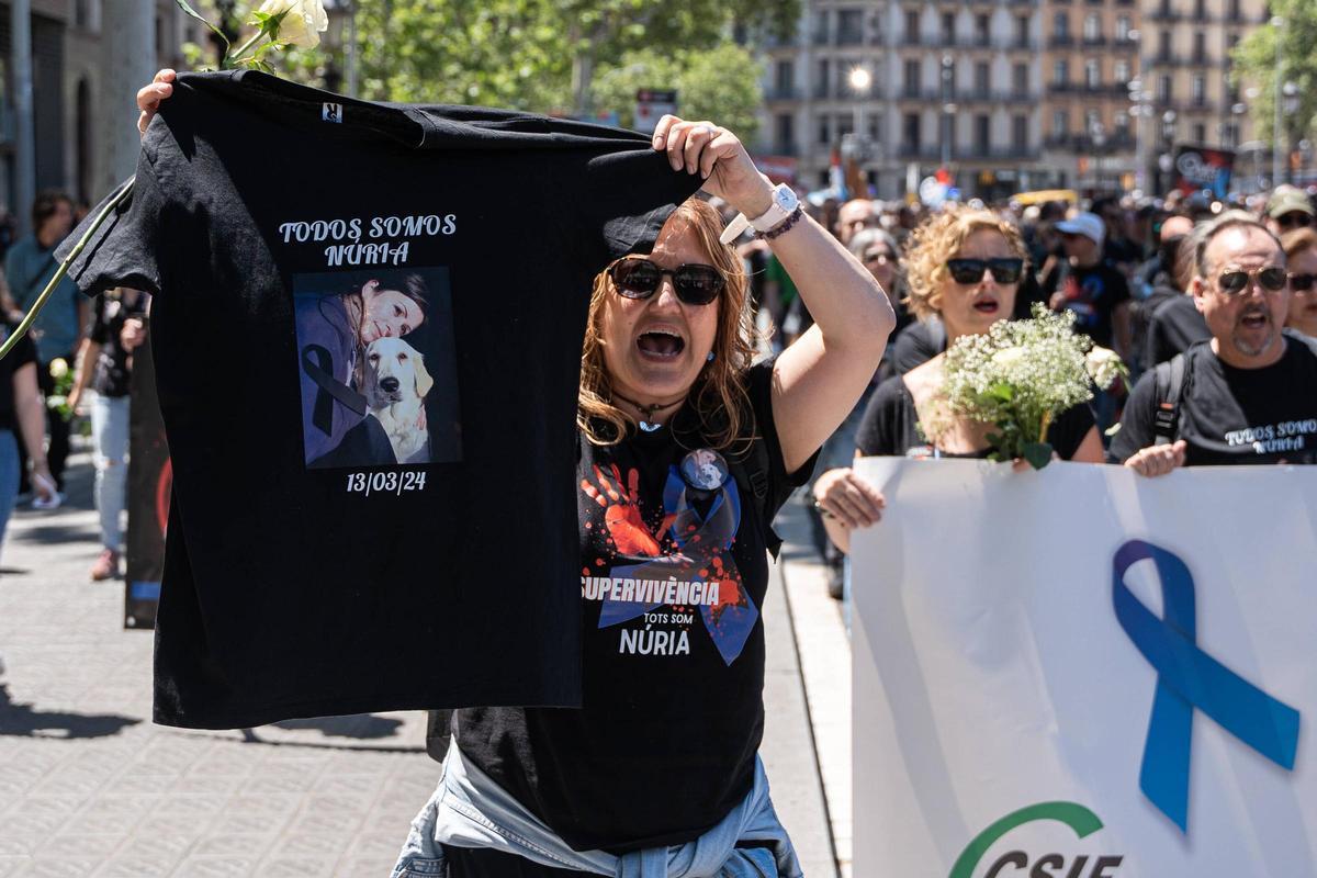 Trabajadores de prisiones se manifiestan en Barcelona para tener mayor seguridad.