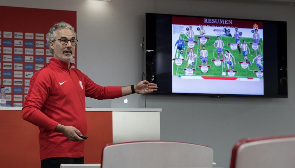 Rueda de prensa del director deportivo del Sporting, Miguel Torrecilla