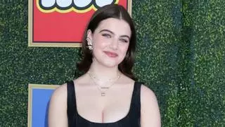 Ella Bright ('Off Campus') cuenta un detalle icónico de su infancia: obsesionada con el llamado 'maquillaje de ducha'