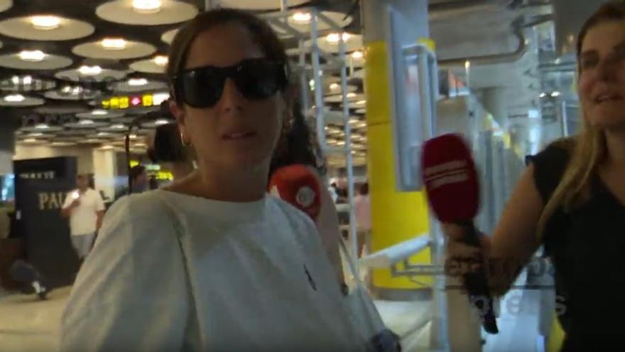 Anabel Pantoja estalla ante los medios a su llegada a Madrid tras sus vacaciones: &quot;Si no te importa, que estoy en un estado, ¿sabes?&quot;