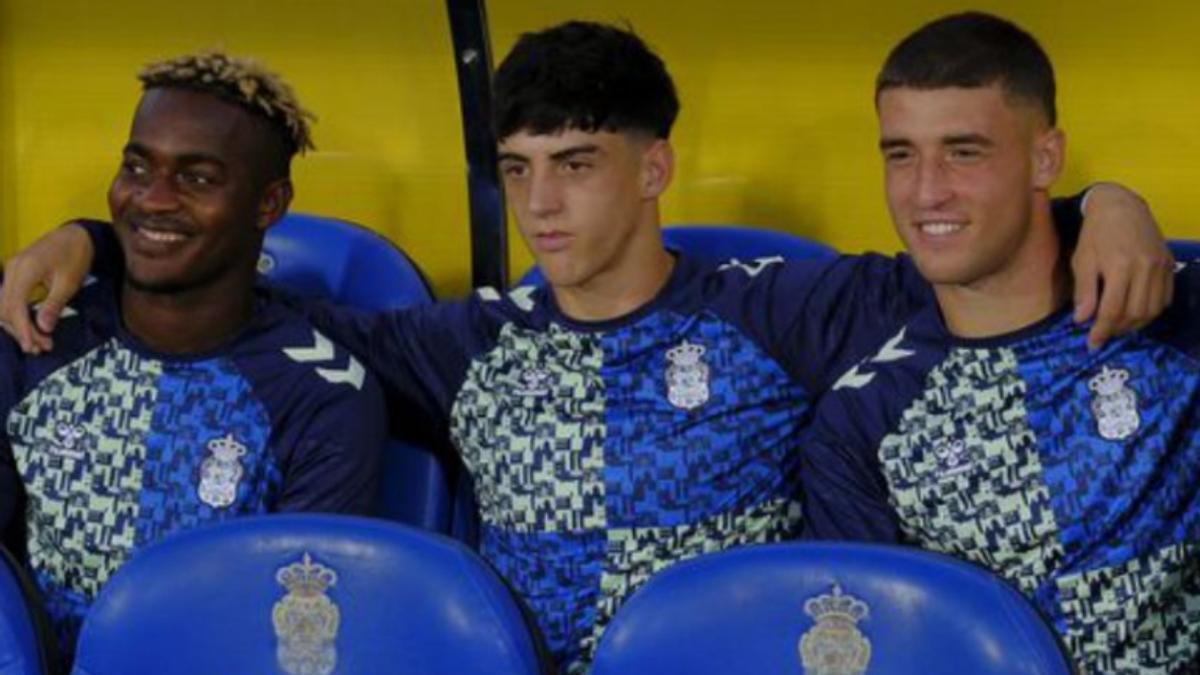 La cantera gana protagonismo en la nueva UD Las Palmas con la llegada de jóvenes talentos al primer equipo.