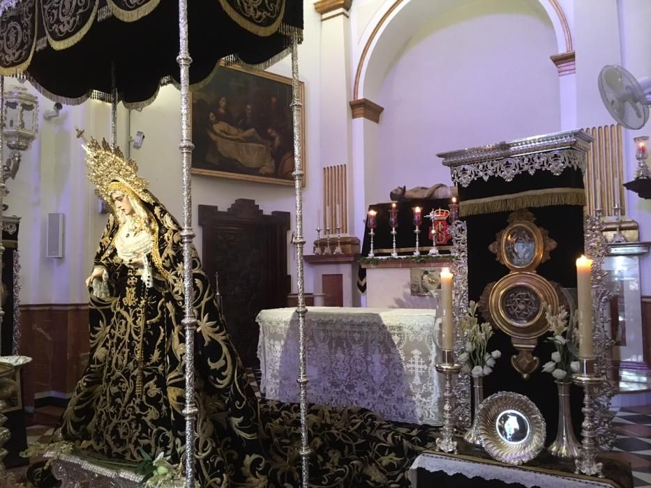 Besamanos de la Virgen de la Soledad, de la cofradía del Sepulcro