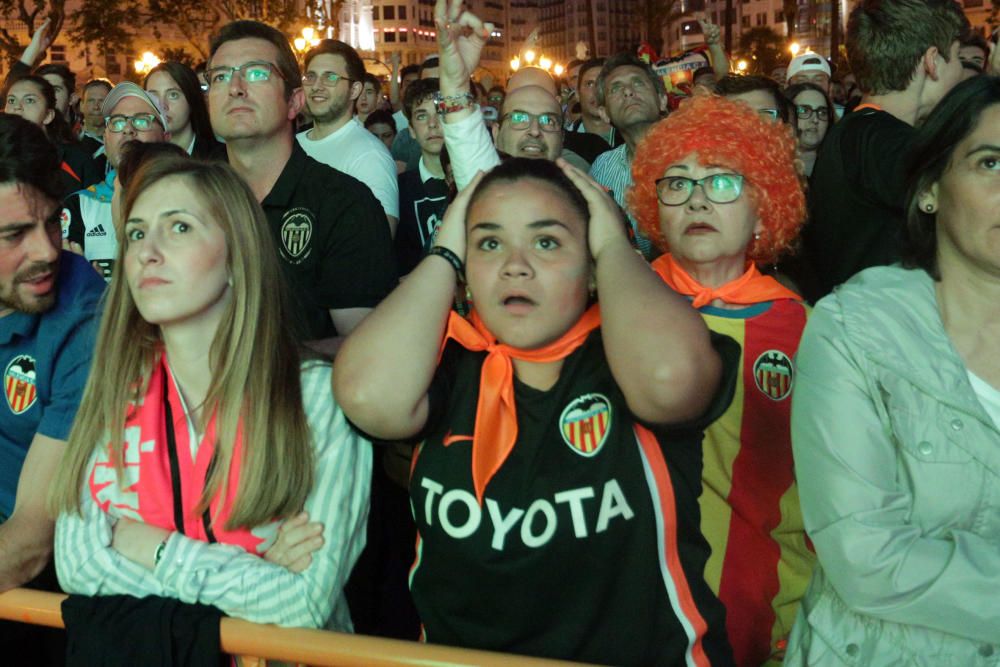 Ambiente en la plaza del Ayuntamiento de València