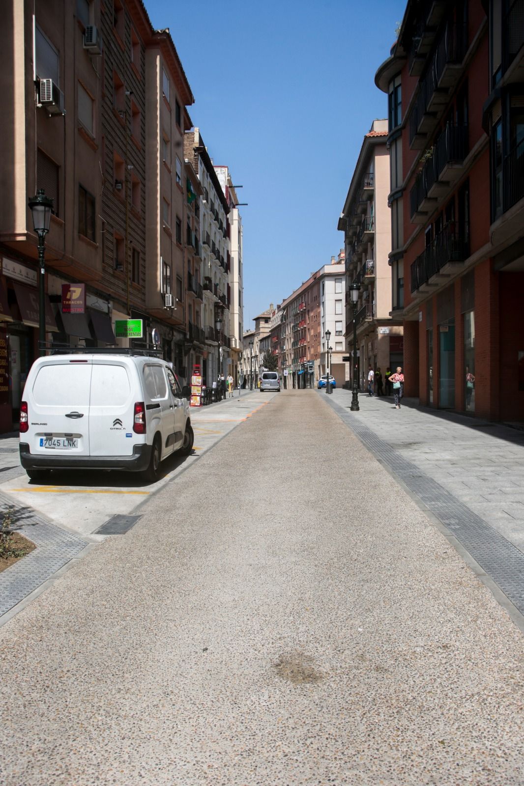 Adiós a los adoquines: así ha quedado la calle Predicadores, en Zaragoza, tras la reforma