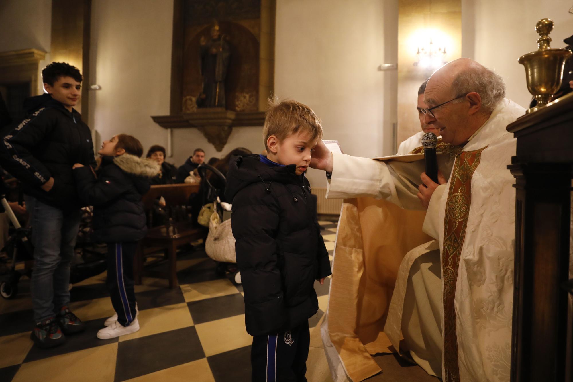 Las Pelayas celebran la Candelaria con la presentación de 16 niños