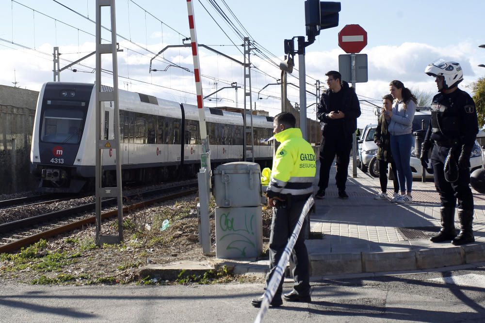 El metro arrolla una furgoneta en Paterna