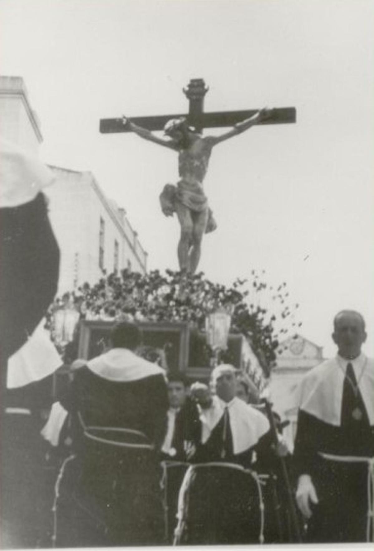 Salida del Cristo de los Estudiantes en 1959.